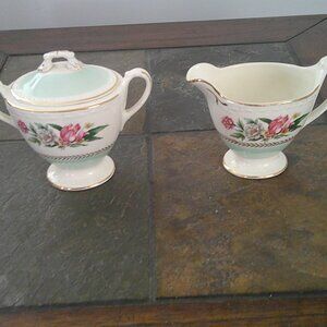 Homer Laughlin Fine China Georgian Eggshell Lidded Sugar and Creamer Set